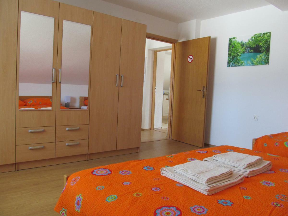 Natasa Apartments Jezerce Esterno foto