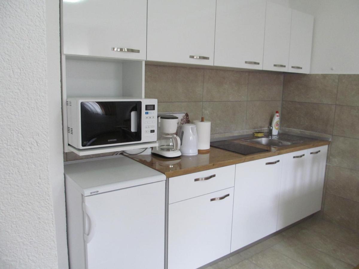 Natasa Apartments Jezerce Esterno foto
